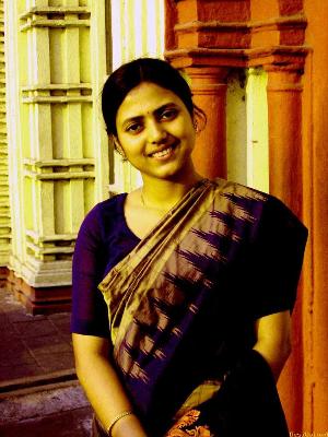 Abitha Aunty_95.jpg Cute Abitha Aunty Saree Candid Panties and Nudes